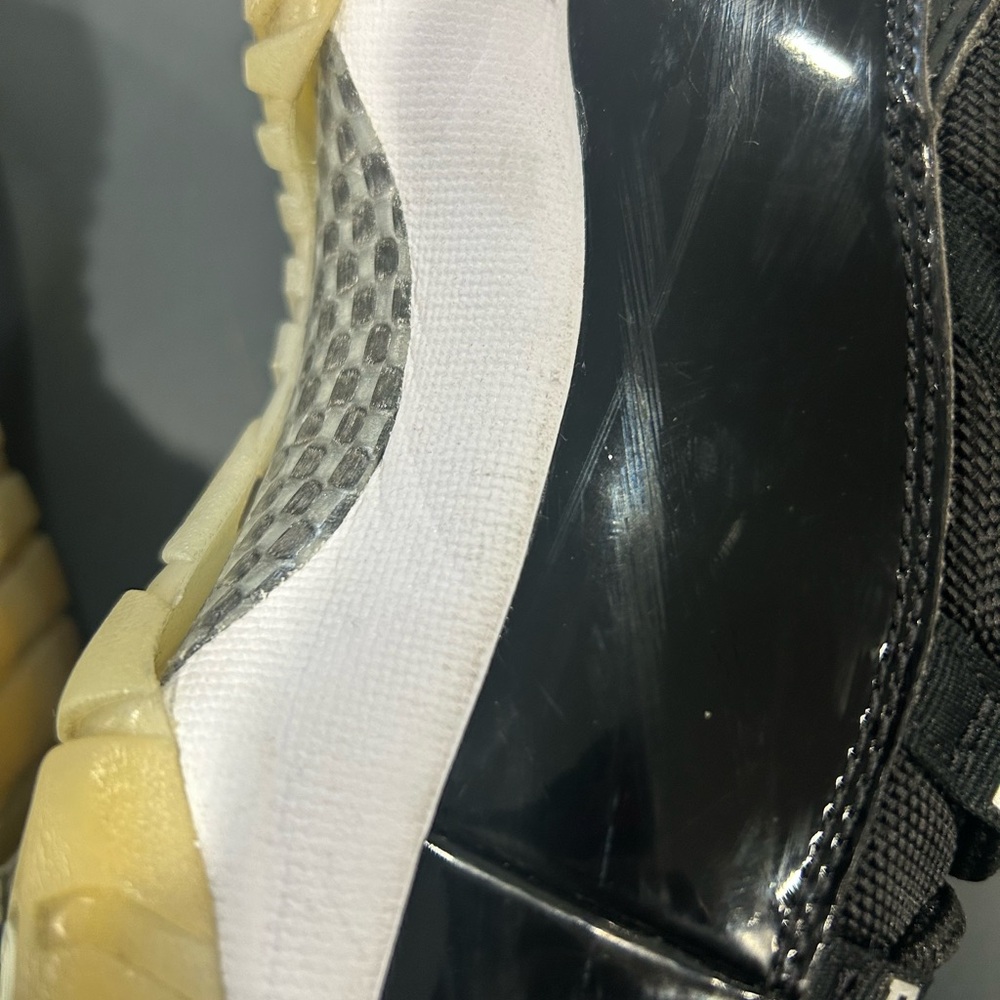 Jordan 11 jubilee - Picture 6 of 8
